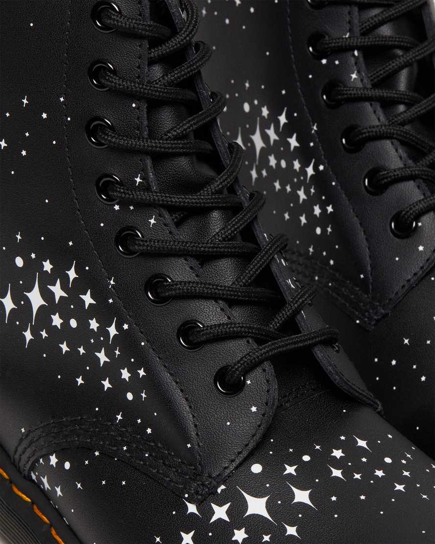 Dr Martens 1460 Pascal Stars Leather Lace Up Miesten Nilkkurit Mustat  Suomi |  6249COQAE
