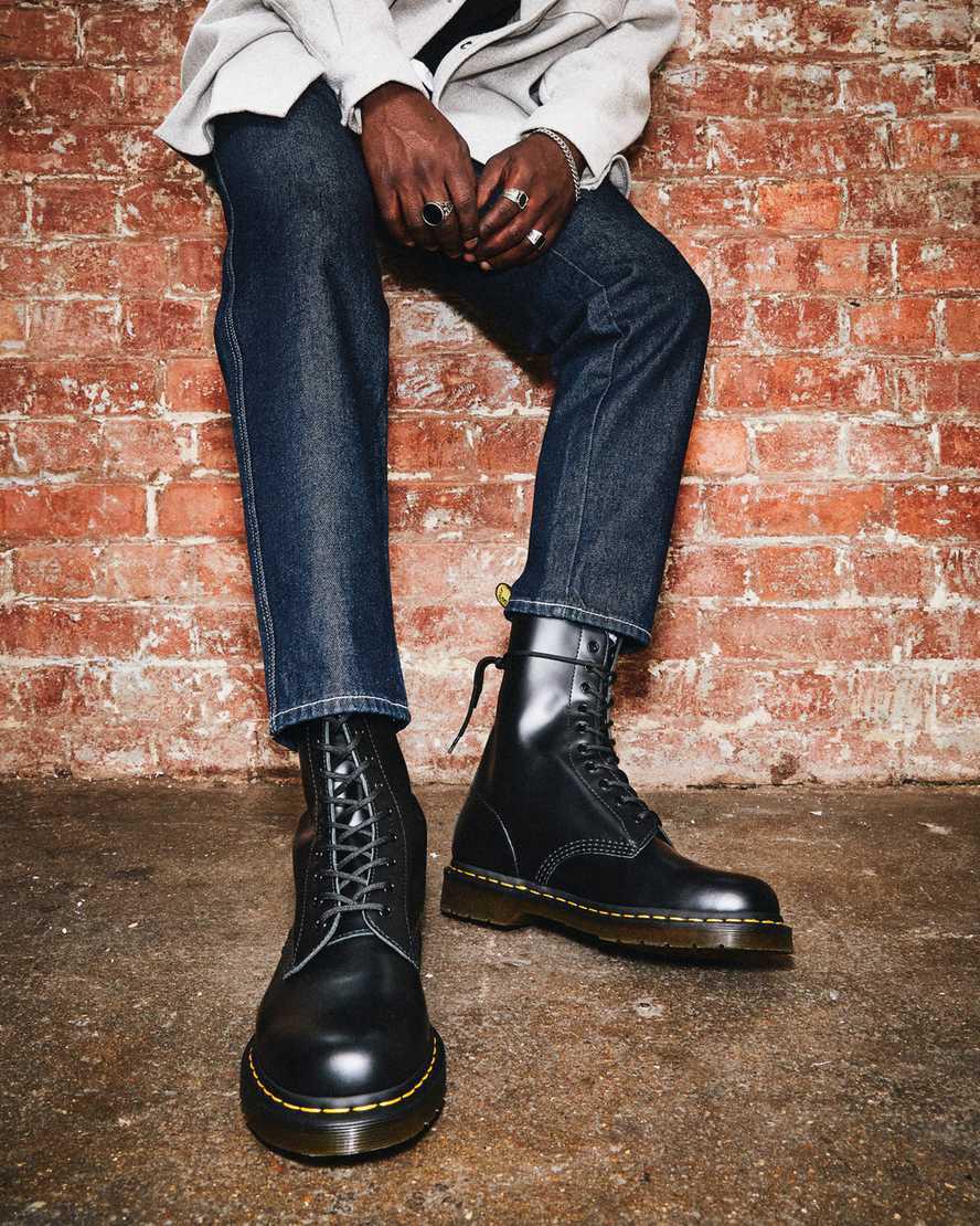 Dr Martens 1490 Smooth Leather Mid Calf Miesten Nilkkurit Mustat  Suomi |  1406VWBLG