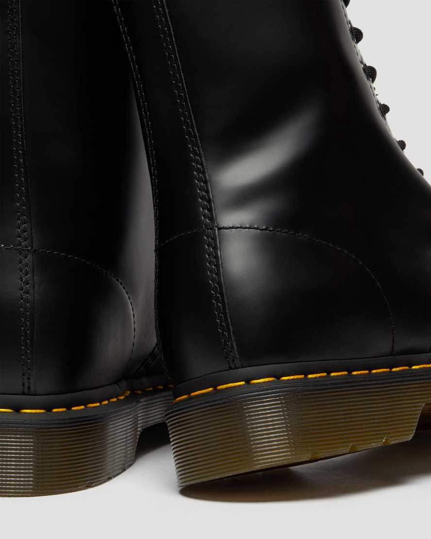 Dr Martens 1490 Smooth Leather Mid Calf Miesten Nilkkurit Mustat  Suomi |  1406VWBLG
