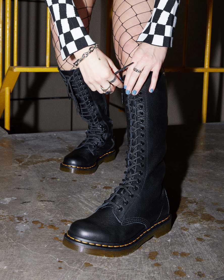 Dr Martens 1B60 Virginia Leather Knee High Naisten Originals Boots Mustat  Suomi |  2639ZGBLH