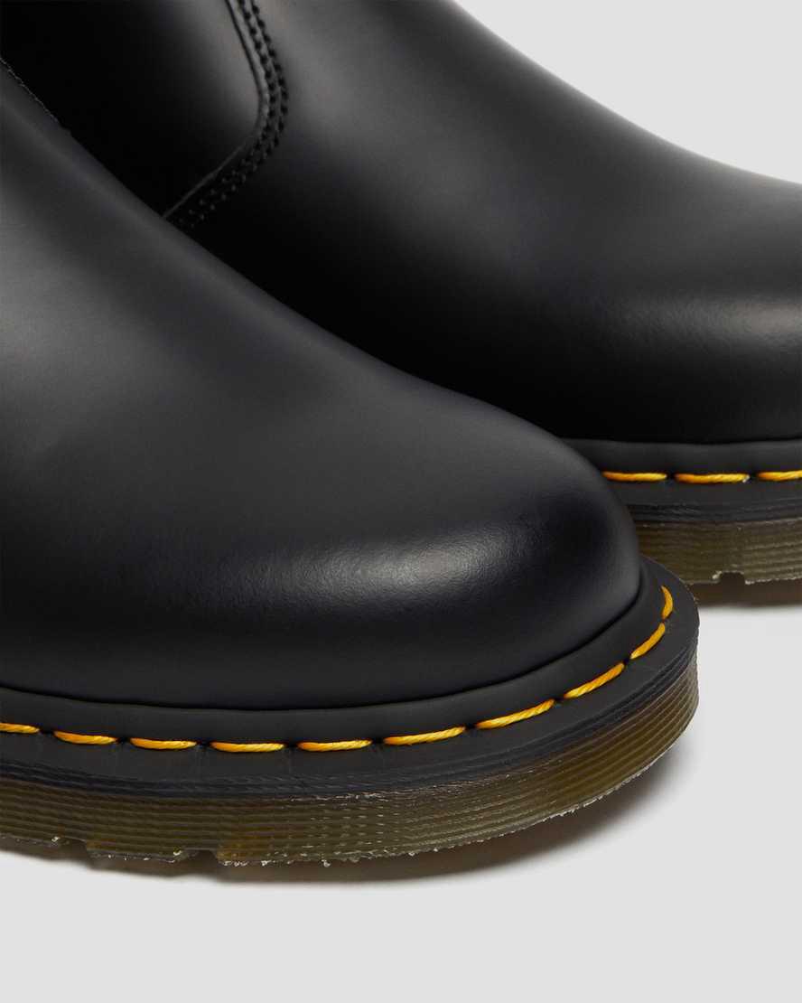Dr Martens 2976 Yellow Stitch Smooth Leather Chelsea Miesten Originals Boots Mustat  Suomi |  2196VESOF